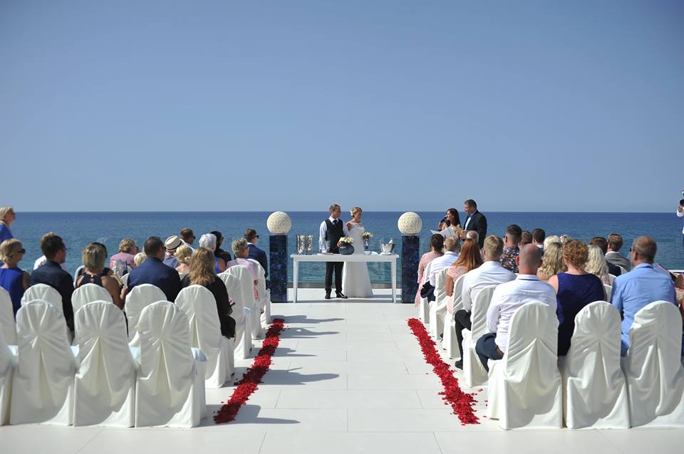 Emelia and Martin wedding in a hotel near Rethymnon