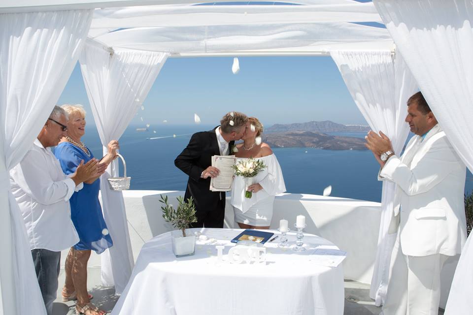 Diana and Frank wedding on santorini